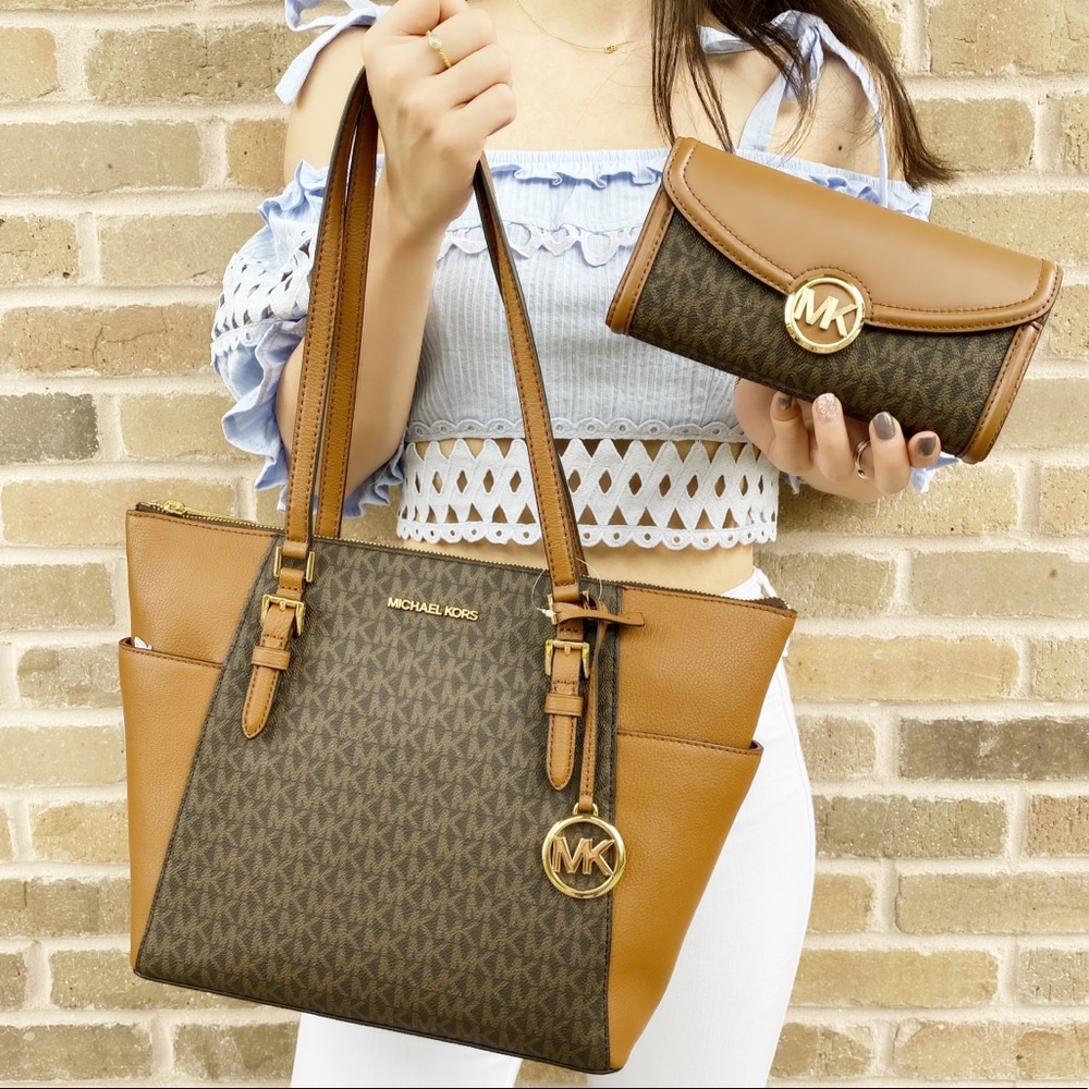 Sale🥰🥰Michael kors tote and wallet Bundle - Picture 2 of 8